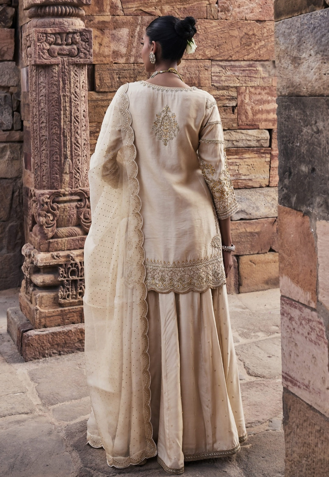 Ivory Scalloped Short Kurta
